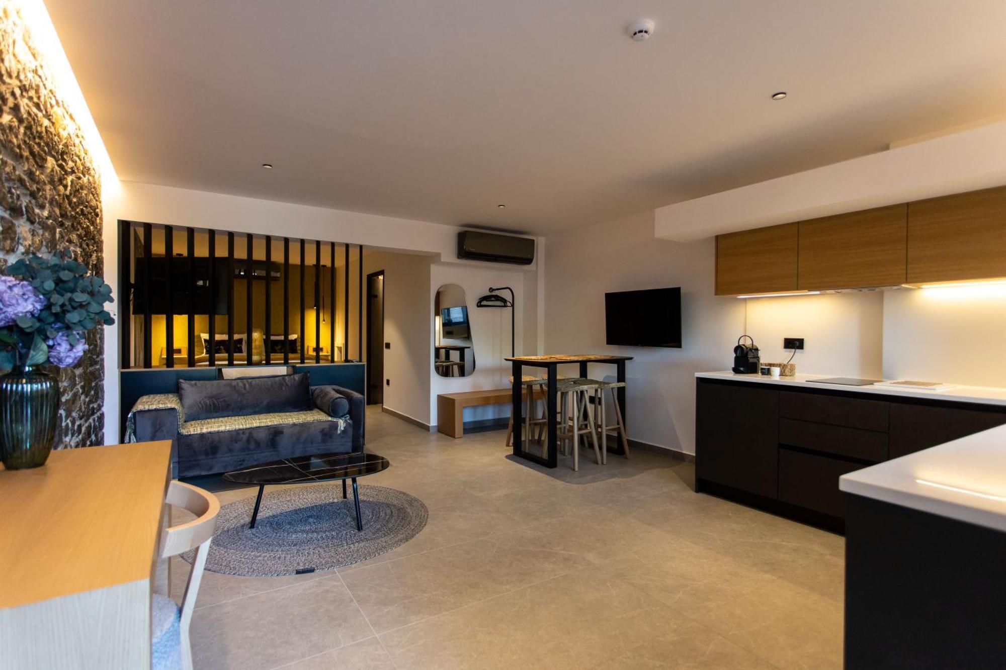Opal Executive Suites Nafplio Room photo