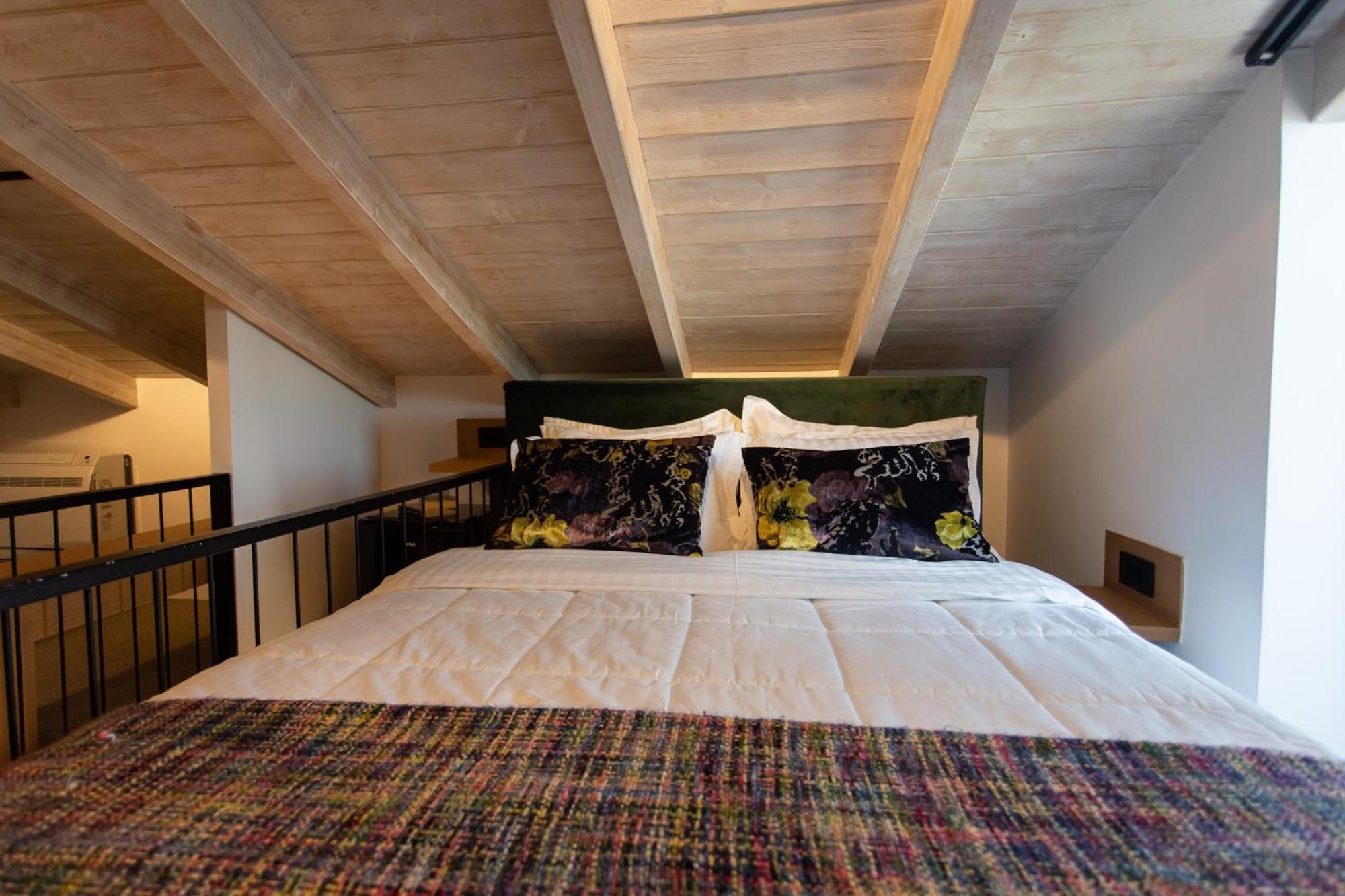 Opal Executive Suites Nafplio Room photo